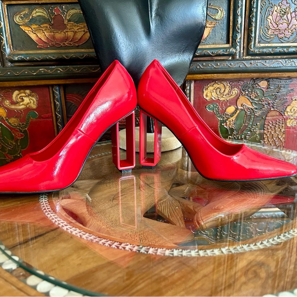 New* Ninety Union Pandora Red Pump